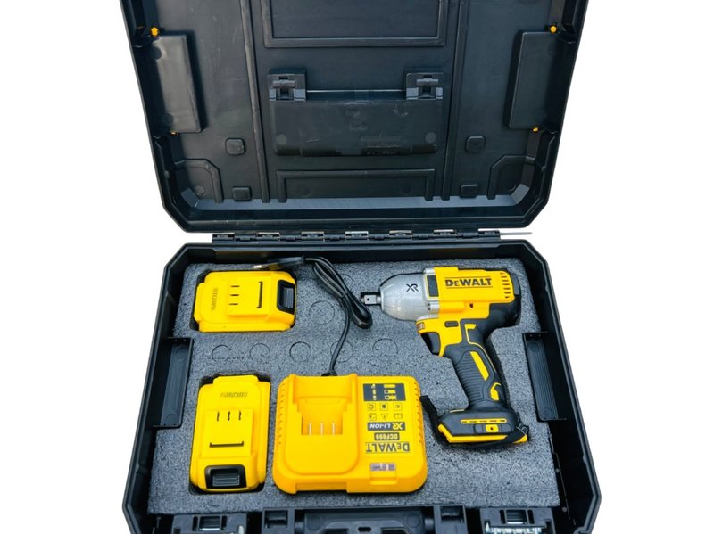Гайковерт Dewalt бесщеточный 36V 4.0Ah 700Hm
